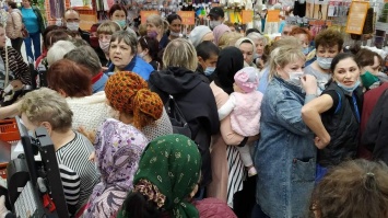 Тагильчане устроили давку в супермаркете из-за кастрюль по 99 рублей