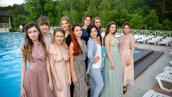 Под шатром или онлайн: как пройдут выпускные в Алтайском крае