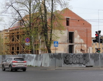 Как продвигается реконструкция сгоревшей детской поликлиники в центре Петрозаводска