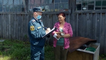 В Алтайском крае сотрудники МЧС провели противопожарный рейд