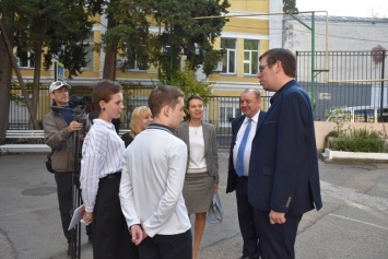 Глава администрации Ялты встретился с иностранной делегацией