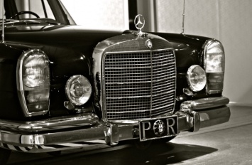 Mercedes-Benz из коллекции принца Монако выставили на продажу в Новосибирске