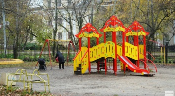 Нарушения на детских площадках