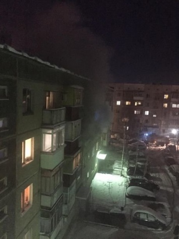 В Югре пожарные спасли подростка из горящей квартиры
