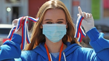 8 тысяч триколорных лент раздадут жителям Алтайского края накануне Дня России