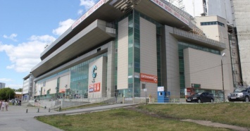 В Екатеринбурге продают торговый центр вместе с арендаторами и недостроем