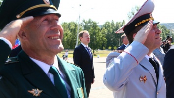 Церемония подъема государственного флага состоялась в Барнауле