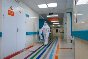 Что происходит в ковид-госпитале Белгорода. Фоторепортаж из «красной» зоны