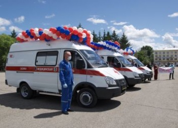 Больнице Свободного подарили три автомобиля скорой помощи