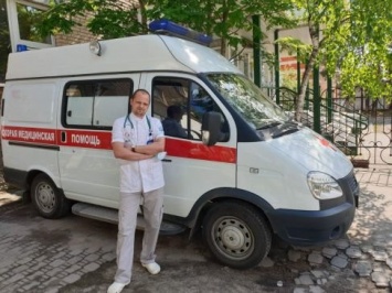 В Югре врач скорой помощи на ходу принял роды у женщины, которая добиралась в больницу на такси