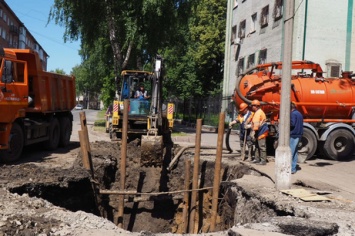 Сотрудники СКЭК оперативно ликвидируют аварию на сетях в Кемерове