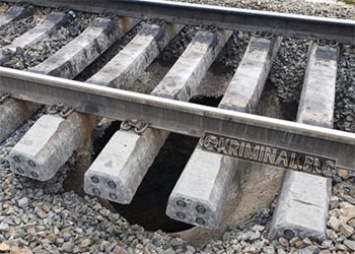 В Приамурье размыло насыпь под железной дорогой
