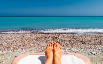 Без масок, но с дистанцией: в Крыму рассказали, как этим летом отдыхать на пляже