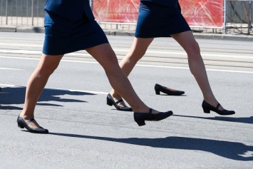 Командующий Балтфлотом наградил женщину-офицера, потерявшую туфлю на параде