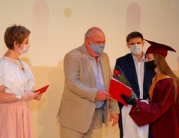 Металлурги поздравили выпускников СТИ НИТУ «МИСиС»