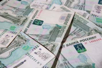 Калининградец выкрал из незапертой машины банковские карты и потратил 20 тысяч