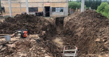 На Урале газосварщик оказался заживо похороненным в котловане из-за обрушения земли