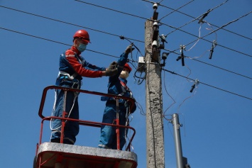 Работники «Горэлектросети» провели рейд по отключению незаконных потребителей