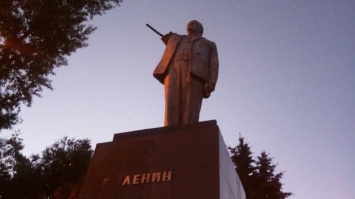 В Белгороде символ центрального парка потерял руку