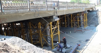 В Нижнем Тагиле в рамках реконструкции моста на проспекте Мира заменят парапеты