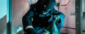 Вежливый грабитель напал на микрофинансовую организацию