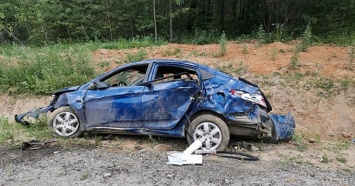 На Урале шесть человек пострадали в ДТП из-за вылетевшего в кювет автомобиля