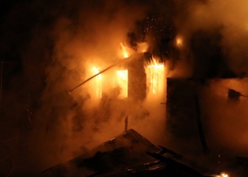 В Гонже горел жилой дом со всеми постройками