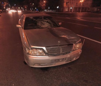Мужчина погиб в центре Кемерова при попытке перейти дорогу вне "зебры"