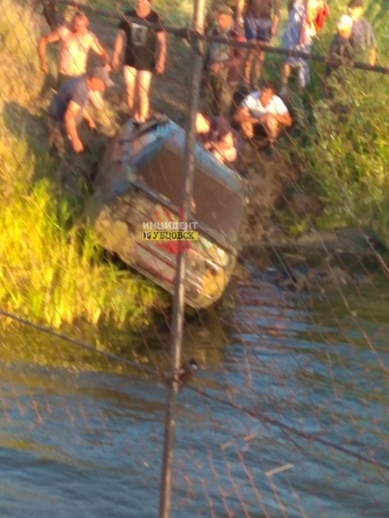 Дети обнаружили в алтайской реке утонувшее четыре года назад авто с телом хозяина внутри
