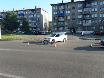 Велосипедистка получила травмы из-за наезда иномарки в Кузбассе