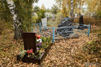Юный кузбассовец украл с кладбища две тонны металла