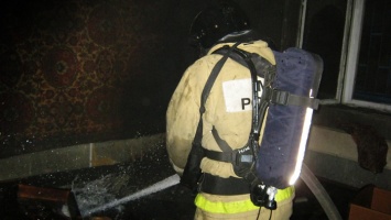 Пожарные спасли шесть человек из горящей пятиэтажки в Бийске