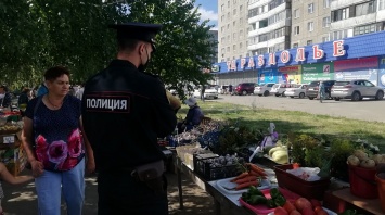 «Пожилых не трогали»: мэрия Барнаула объяснила рейды против уличных торговцев