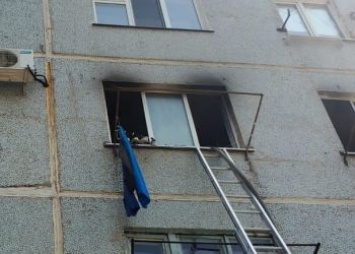 Из горящего дома в Моховой Пади эвакуировались 25 человек
