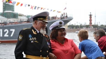 Главный военно-морской парад начался в Петербурге