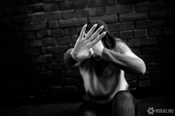 Экс-чиновник из ЯНАО избежал тюрьмы за истязания голой сожительницы