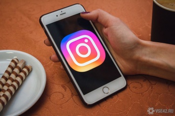 Instagram тайно смотрел на пользователей через камеру смартфона благодаря багу