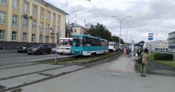 ДТП парализовало трамвайное движение в Кемерове
