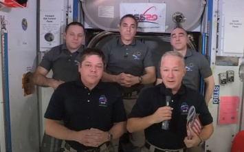 Космонавты Crew Dragon отправились на Землю