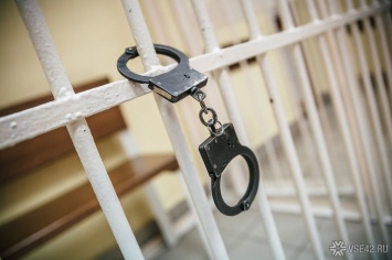 Правоохранители задержали напавшего на девочку омского педофила