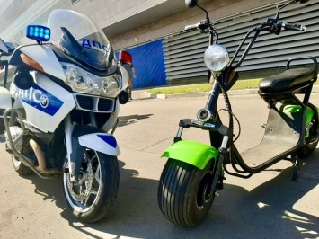 Электроскутер сбил коляску с младенцем в Красноярске