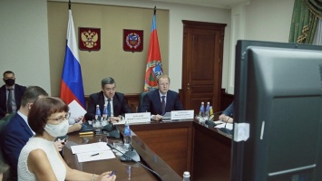 Виктор Томенко рассказал о подготовке к отопительному сезону на совещании с полпредом Президента
