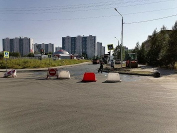 В Нижневартовске ремонтируют дорогу на Дзержинского