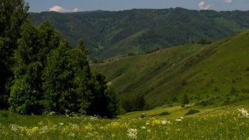 Село Алтайское вошло в ТОП-5 популярных направлений для отдыха в горах осенью