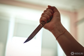 Жительница Кузбасса воткнула нож в ягодицы сожителя