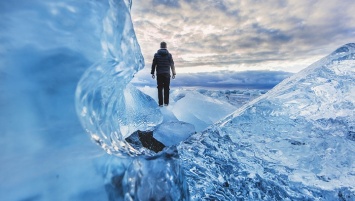 На Алтае туристка провалилась в расщелину ледника