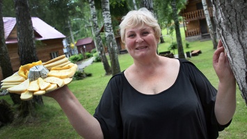 Зачем на турбазе в Горном Алтае учат гостей делать сыр