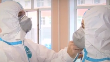 Ковидный госпиталь соединил сердца двух врачей из Барнаула