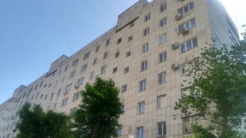 В Рубцовске упавший с шестого этажа мальчик зацепился за выступы балкона