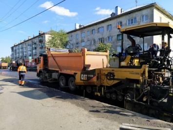 Жители карельского города через год дождались возобновления ремонта главной улицы